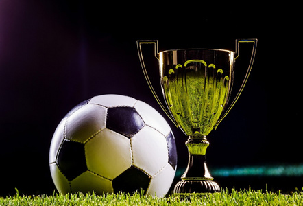 通过分析奥 通过分析奥