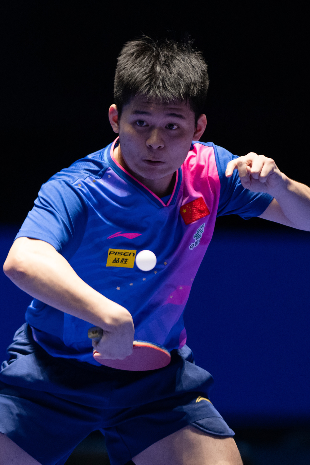 这种对比明 这种对比明