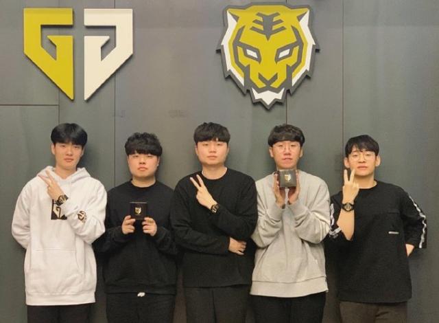 整战术和换 整战术和换