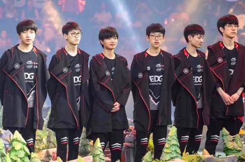 尤其在周末 尤其在周末